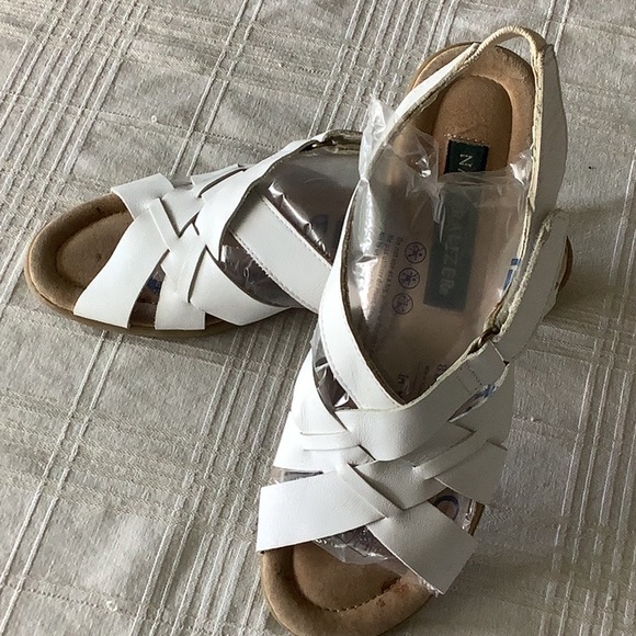 Naturalizer White Leather Adjustable Sandal with Wide Straps for Comfort - Picture 3 of 11